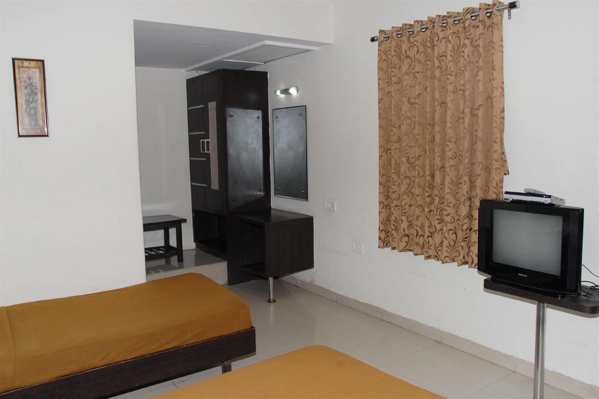 Hotel Enzo International Bangalore Exterior foto