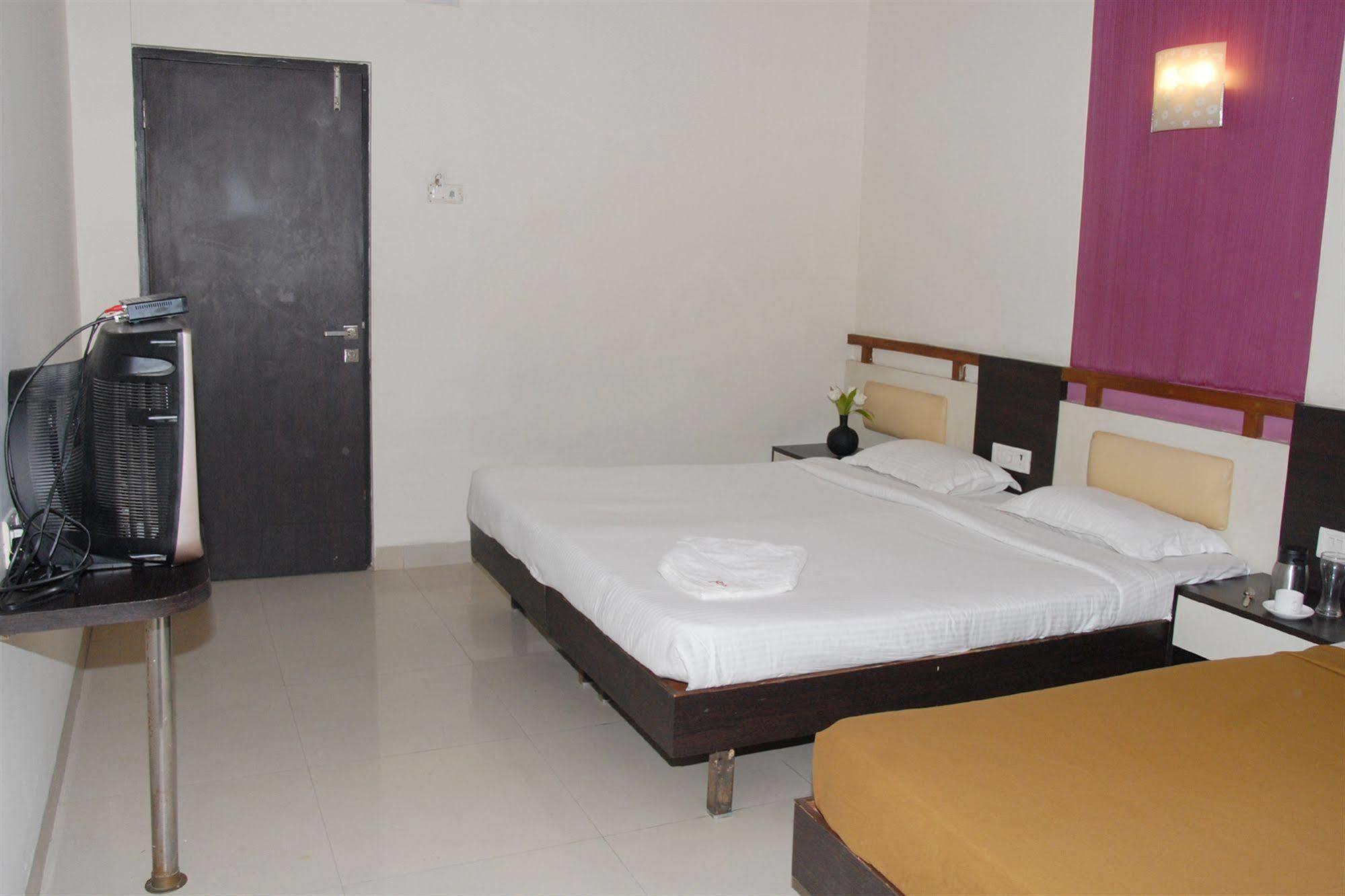 Hotel Enzo International Bangalore Exterior foto